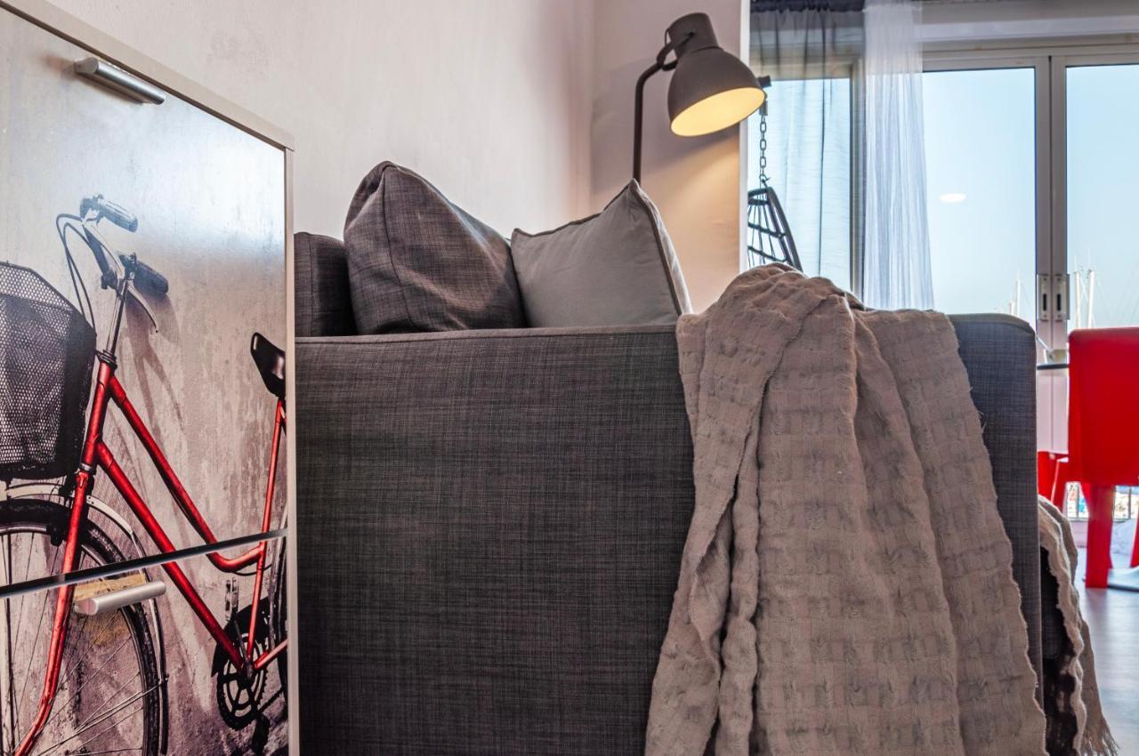 Estudio En 1ª Linea Con Vistas Al Puerto Deportivo By Insidehome Empuriabrava Eksteriør bilde